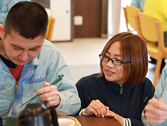 利用者の皆様と一緒に食事